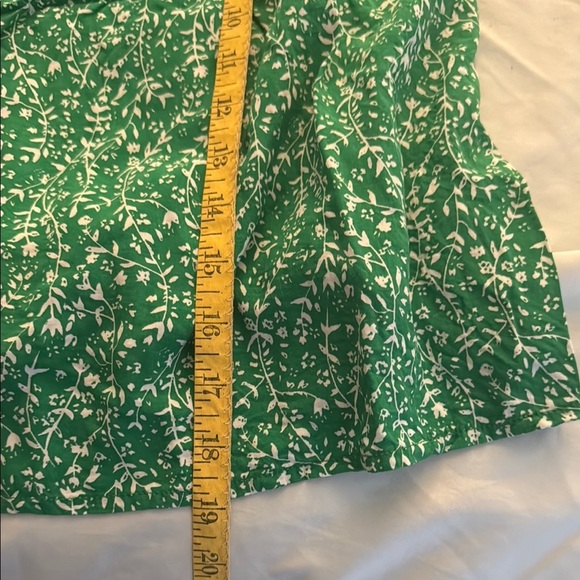 Mackenzie & James Green Floral Women's Button Down Sleeveless Flowy Top - Picture 8 of 8